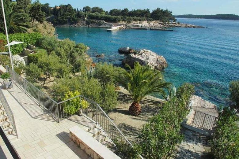 Villa with private mooring