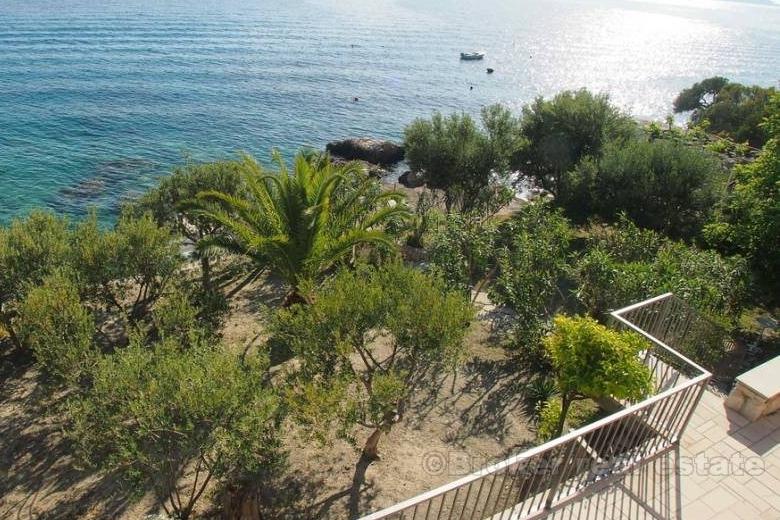 Villa with private mooring
