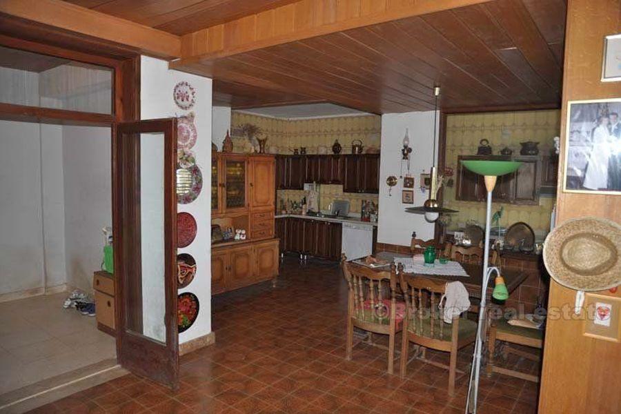 Villa con spiaggia privata, in vendita