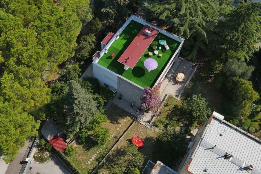 Detached villa, for sale and for rent