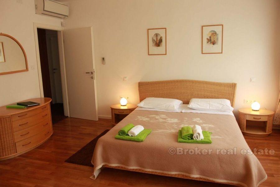 Detached villa, for sale and for rent