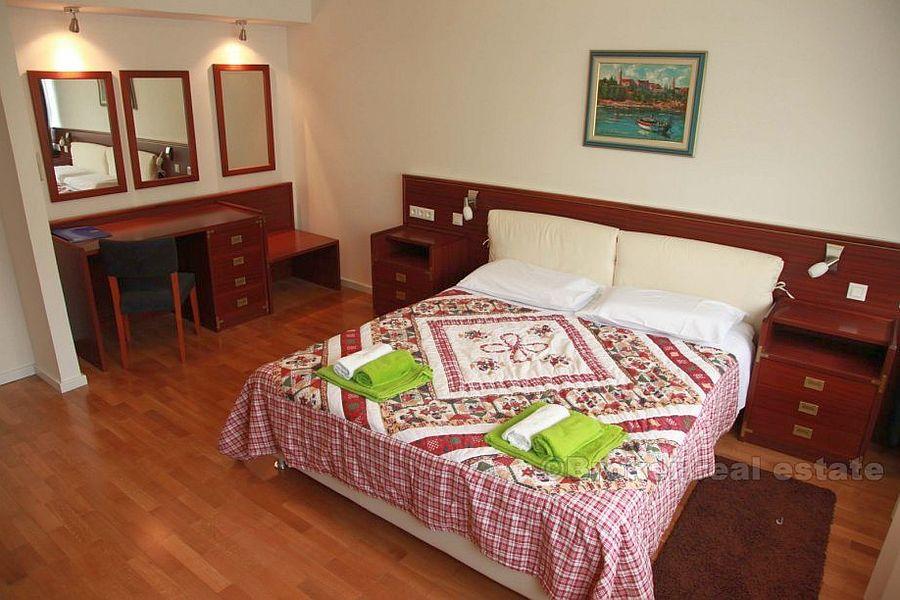 Detached villa, for sale and for rent