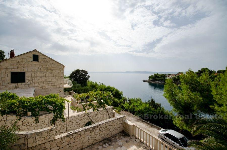 Detached house in the first row to the sea
