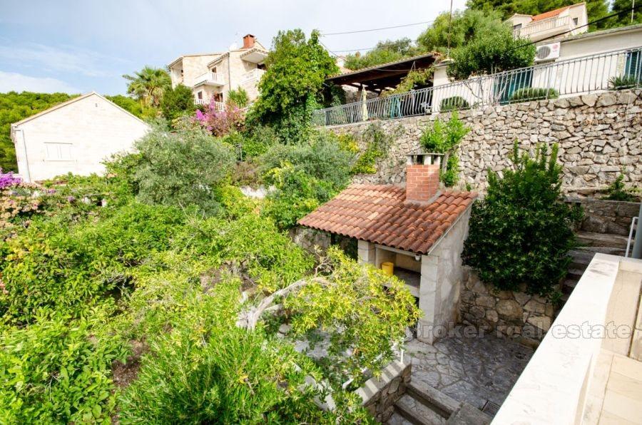 Detached house in the first row to the sea