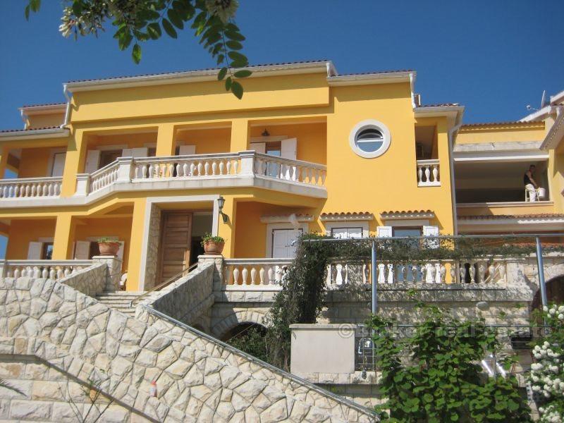 Villa à vendre, dans un endroit agréable et calme