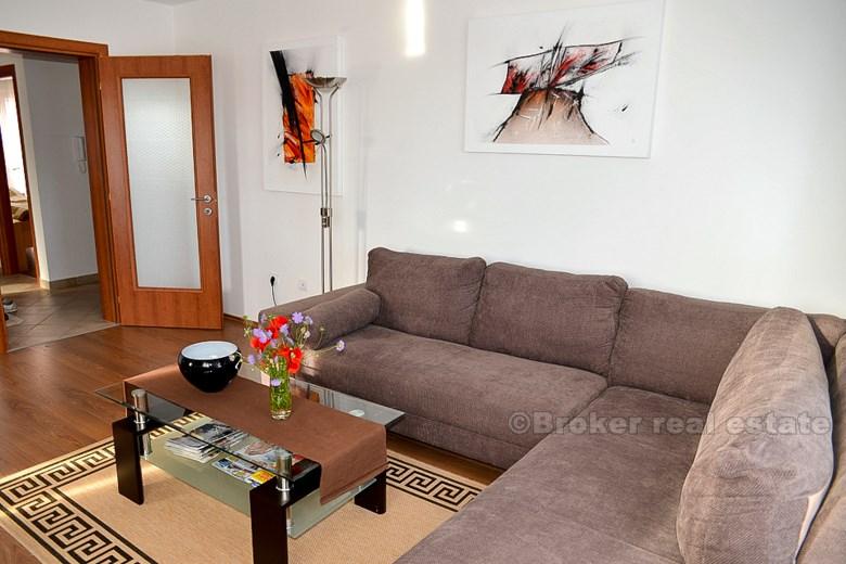 Apartment on 2nd floor