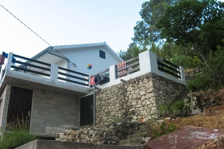 Casa indipendente con vista sul mare