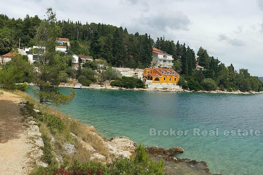 Edificio storico in una baia tranquilla, in vendita