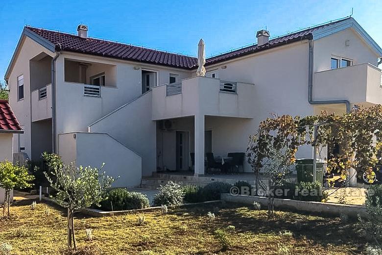 Samostojeća kuća s pogledom na more, na prodaju