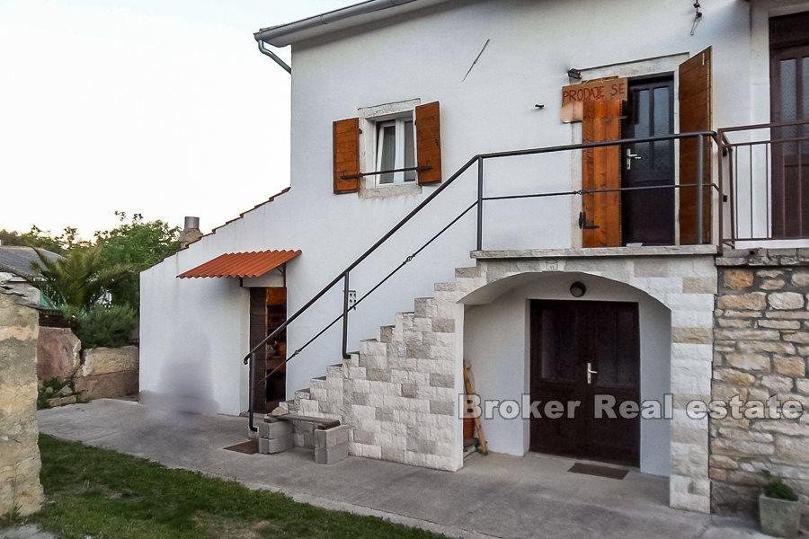 Semi-detached house and agricultural land for sale