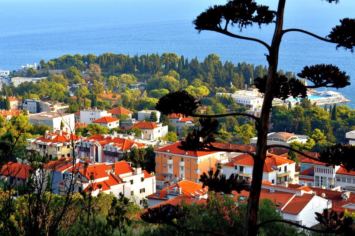 Top 5 Reasons to Invest in Real Estate in Split