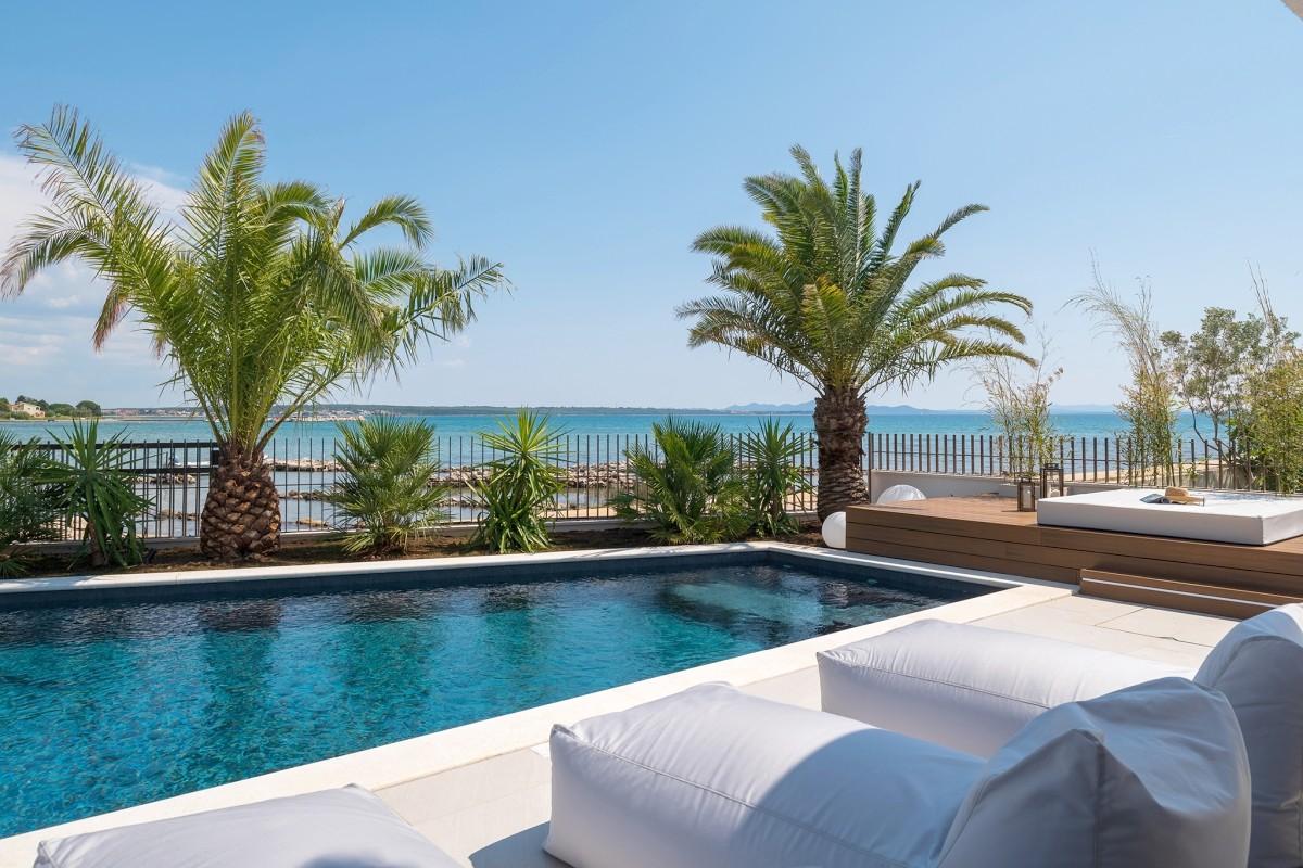 Piscina o vicinanza al mare: cosa fa aumentare davvero il valore di un immobile sull’Adriatico?