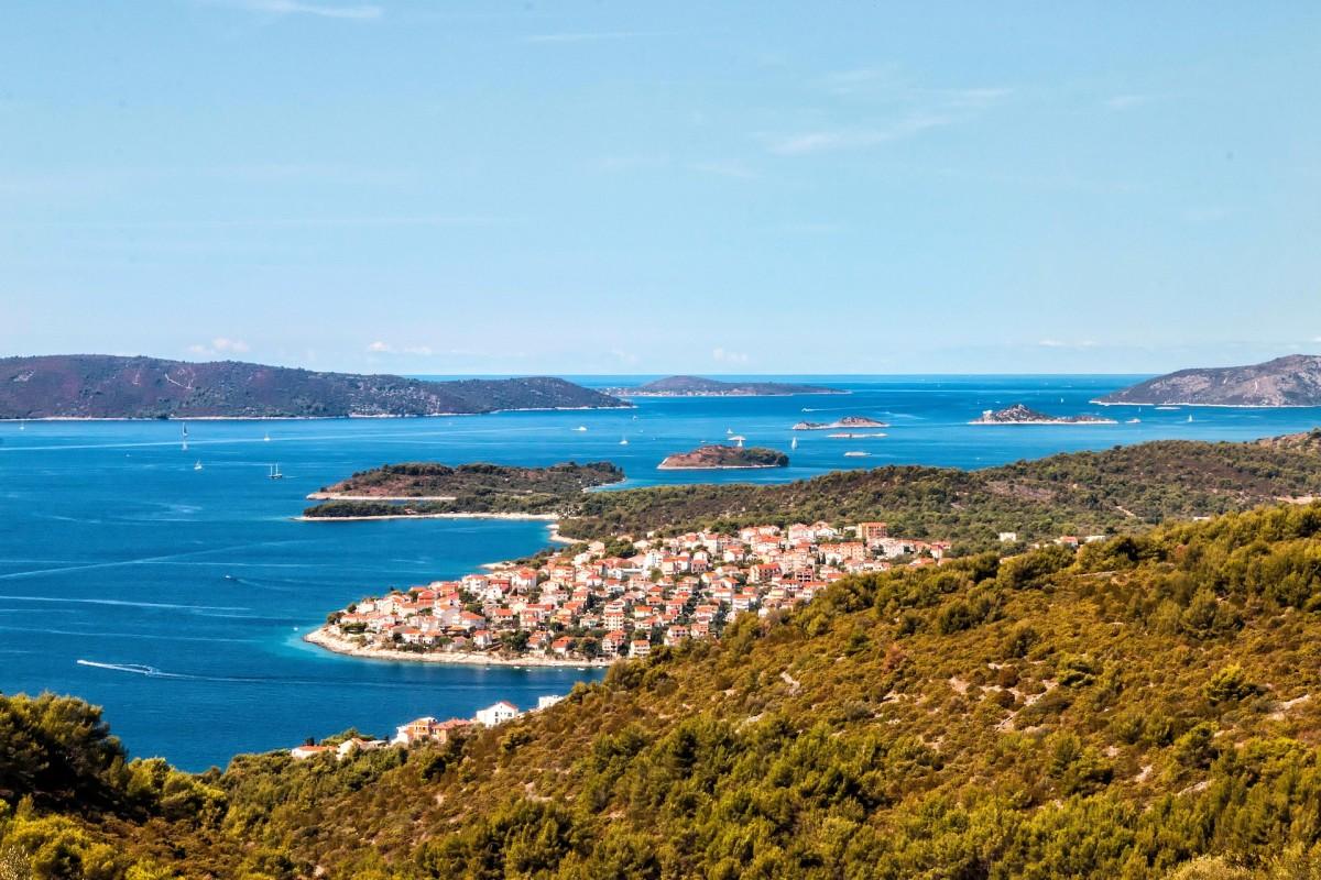 Isola o terraferma: Dove è meglio acquistare una casa vacanze in Dalmazia?