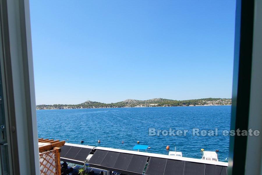 Apartment first row to the sea