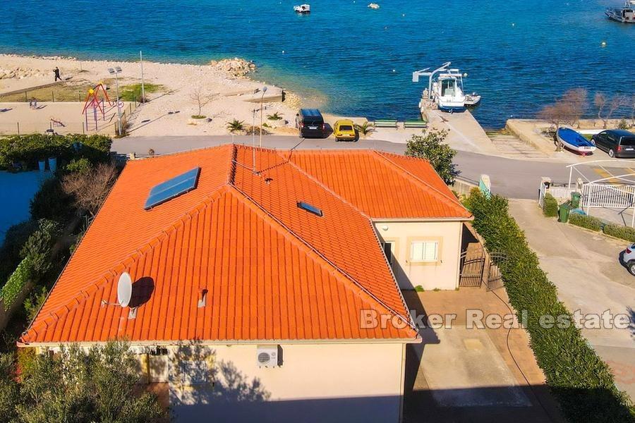 Family house, first row to the sea