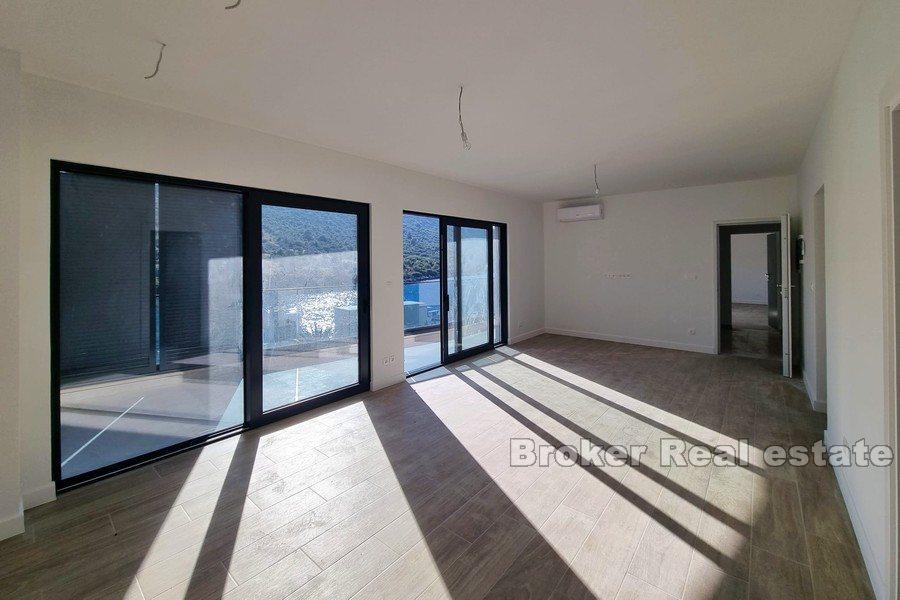 Apartment in the first row to the sea