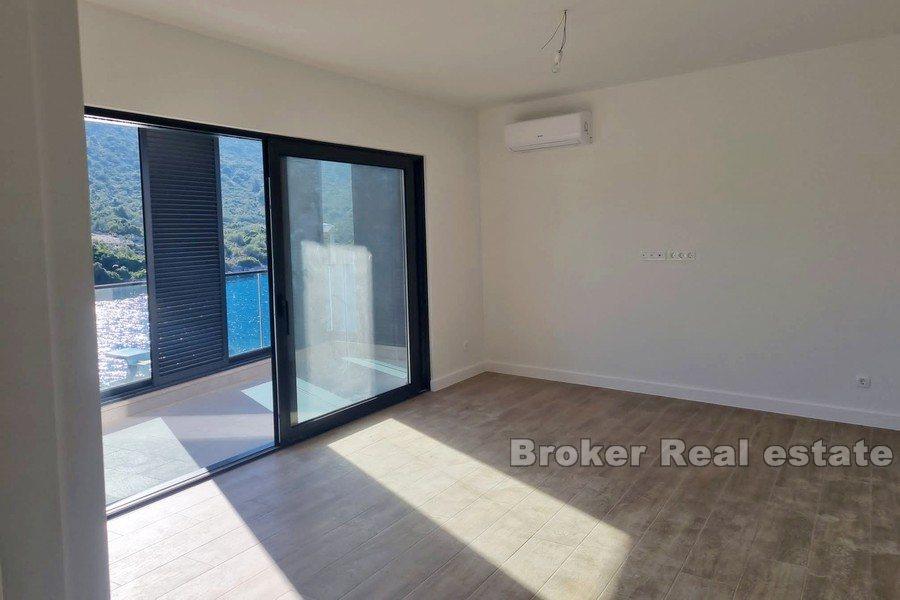 Apartment in the first row to the sea