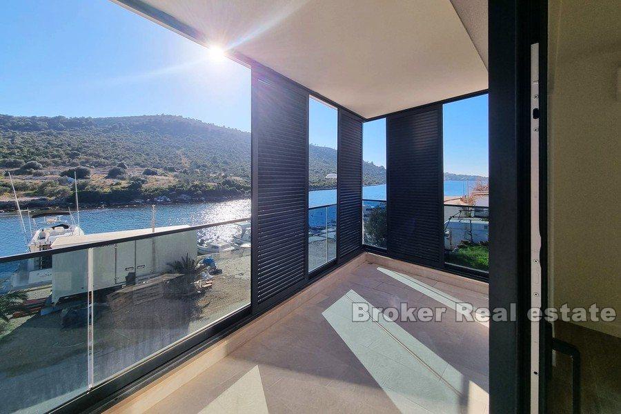 Apartment in the first row to the sea