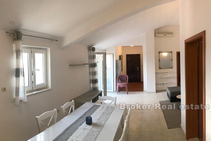 Three bedroom apartment with sea view