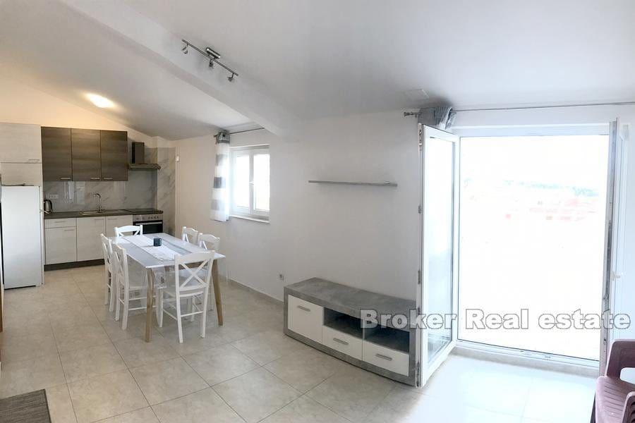 Three bedroom apartment with sea view