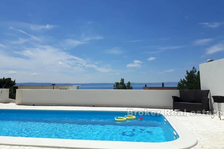 Villa with pool and sea view