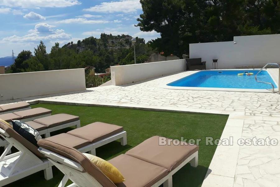 Villa with pool and sea view