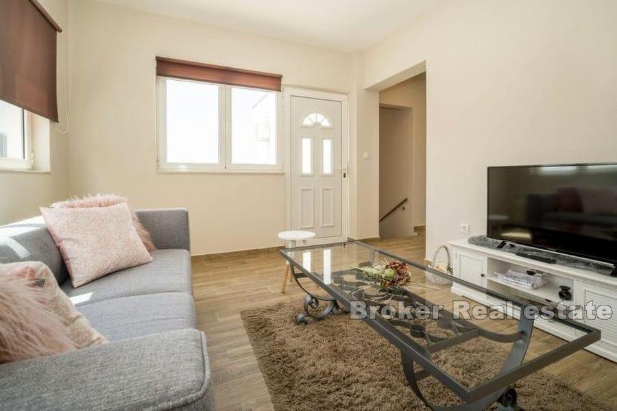 Vila s bazénem a výhledem na moře