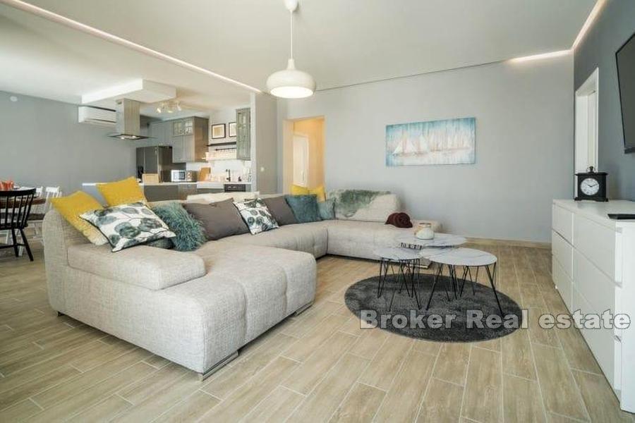 Villa avec piscine et vue mer