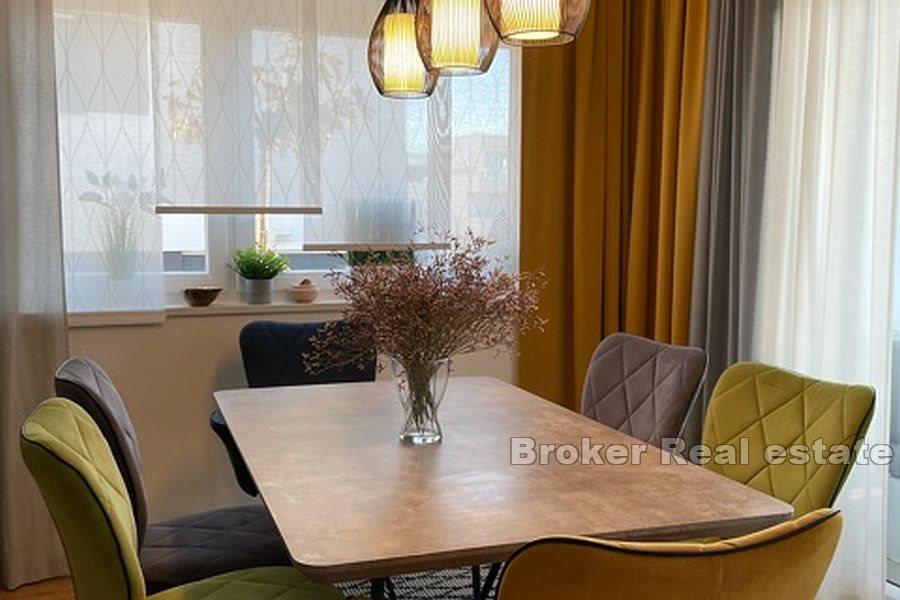 Leilighet over 2 plan med havutsikt