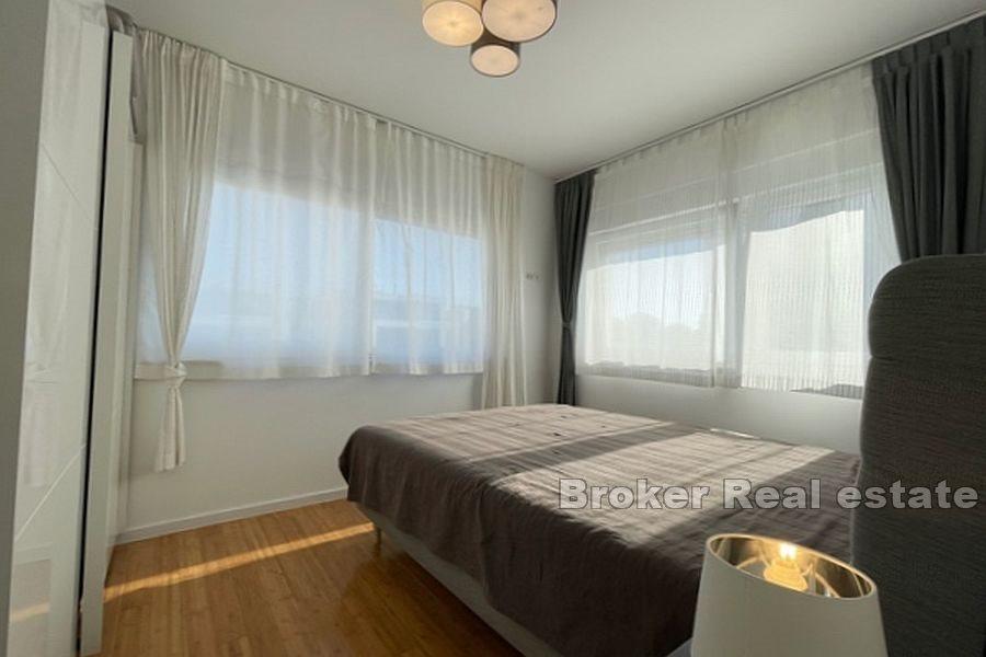 Dvoetažni apartman s pogledom na more