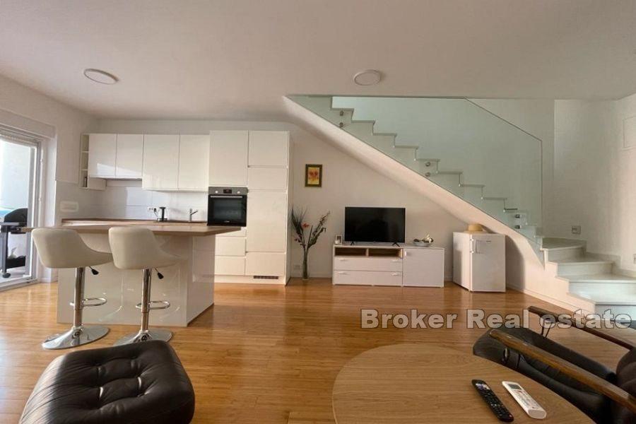 Apartment with sea view