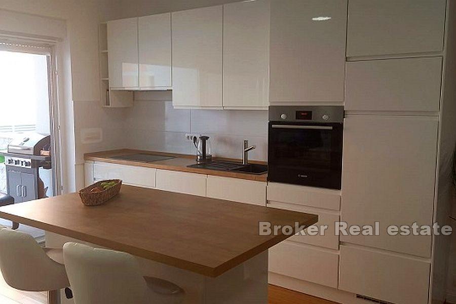 Apartment with sea view