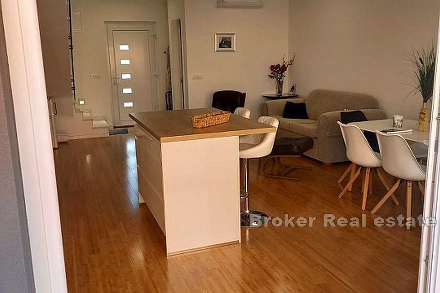 Apartment with sea view