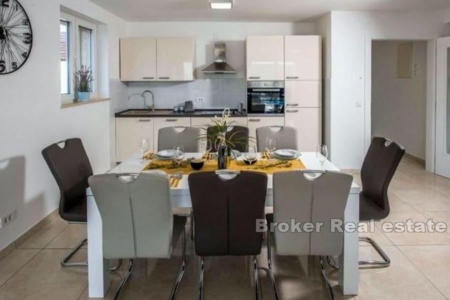 Villa avec piscine et vue mer