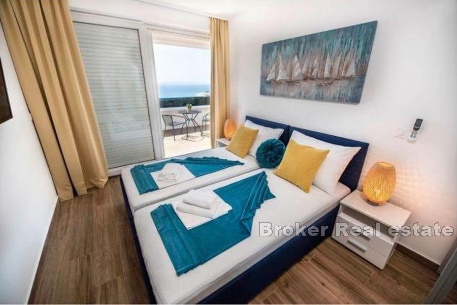 Villa avec piscine et vue mer