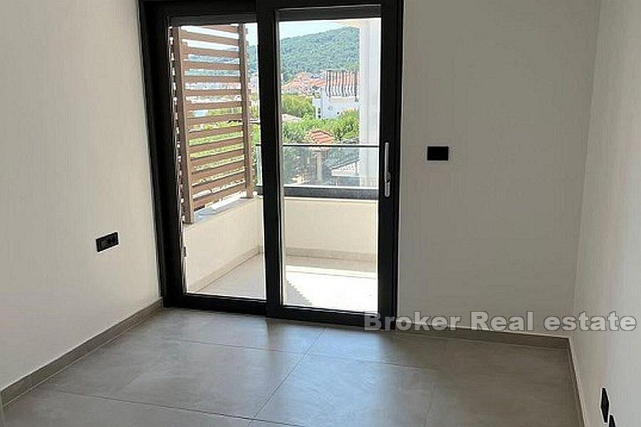 One bedroom apartment with pool