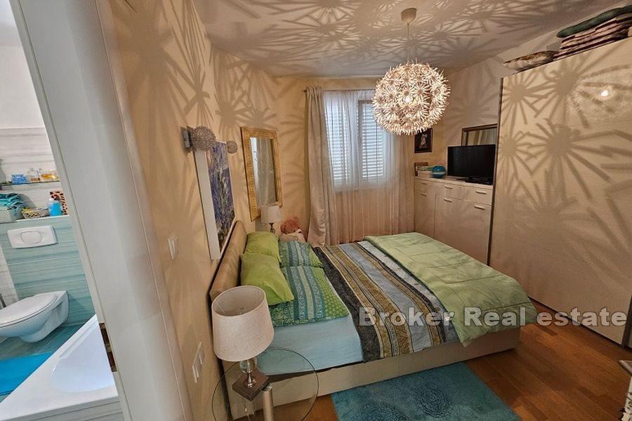 Вилла с бассейном и панорамным видом на море