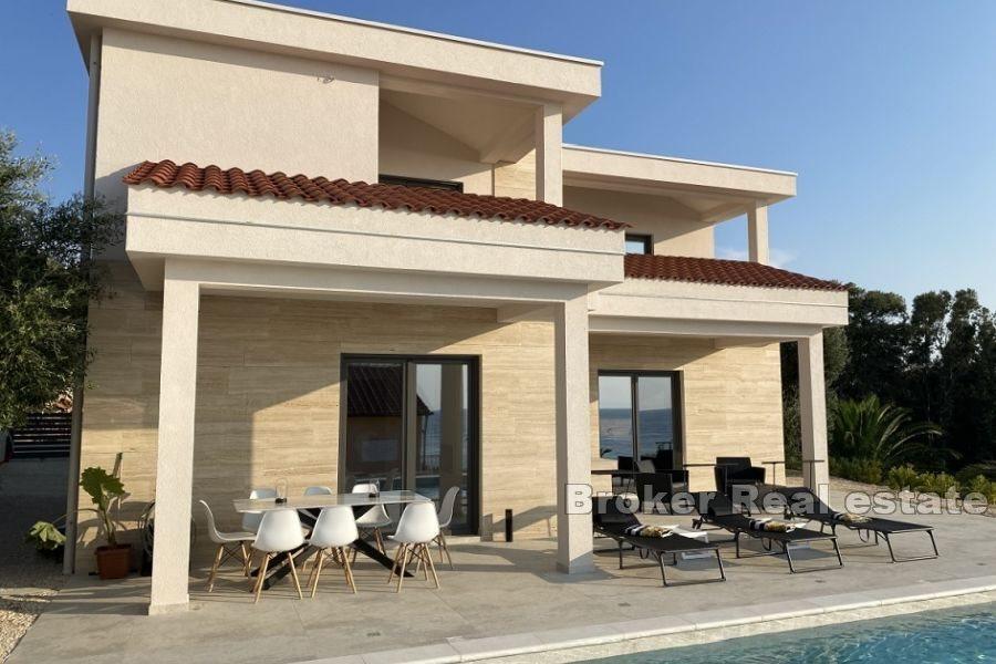 Luxury villa with pool and sea view