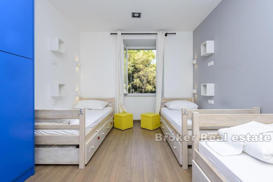 Appartamento con tre camere da letto con vista mare