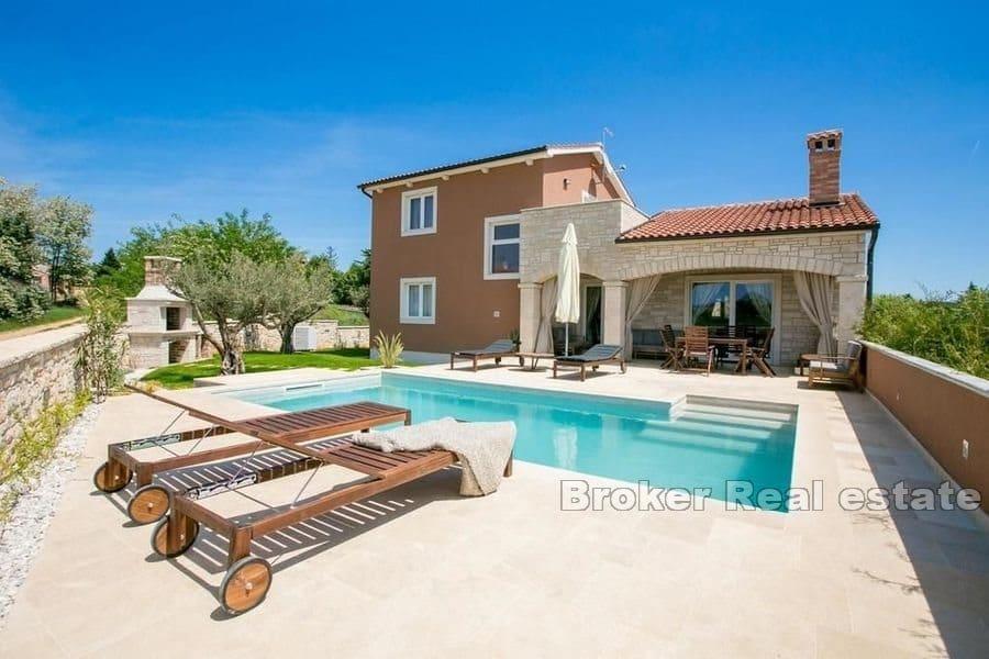 Einfamilienhaus mit Pool