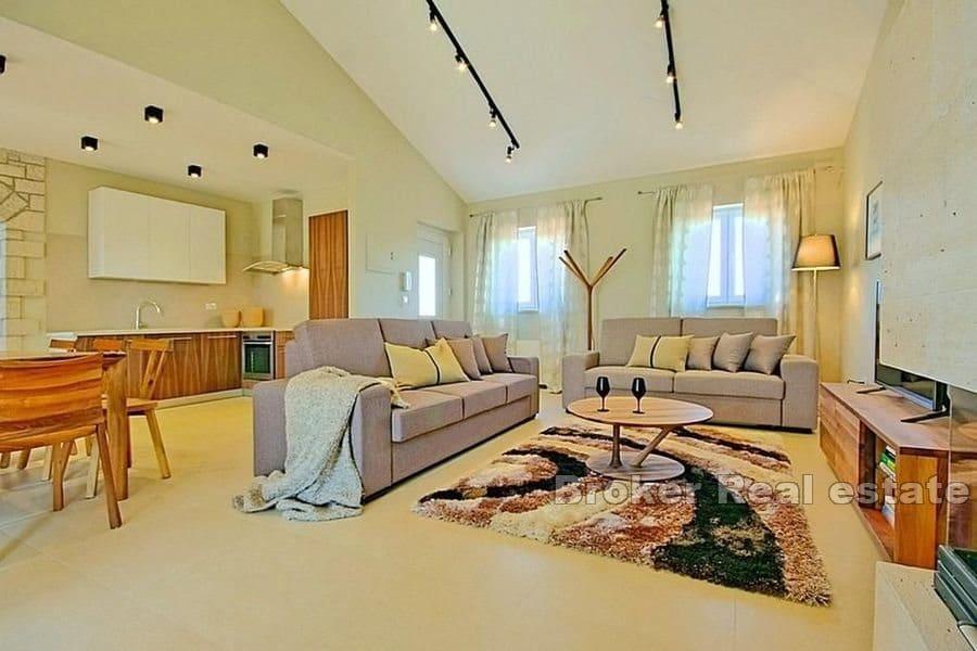 Enebolig med basseng