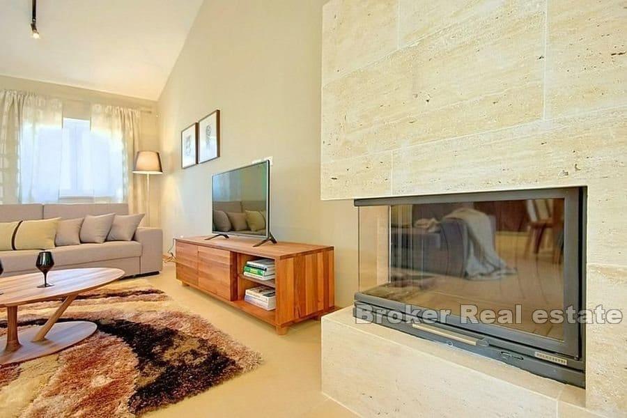 Detached house with pool