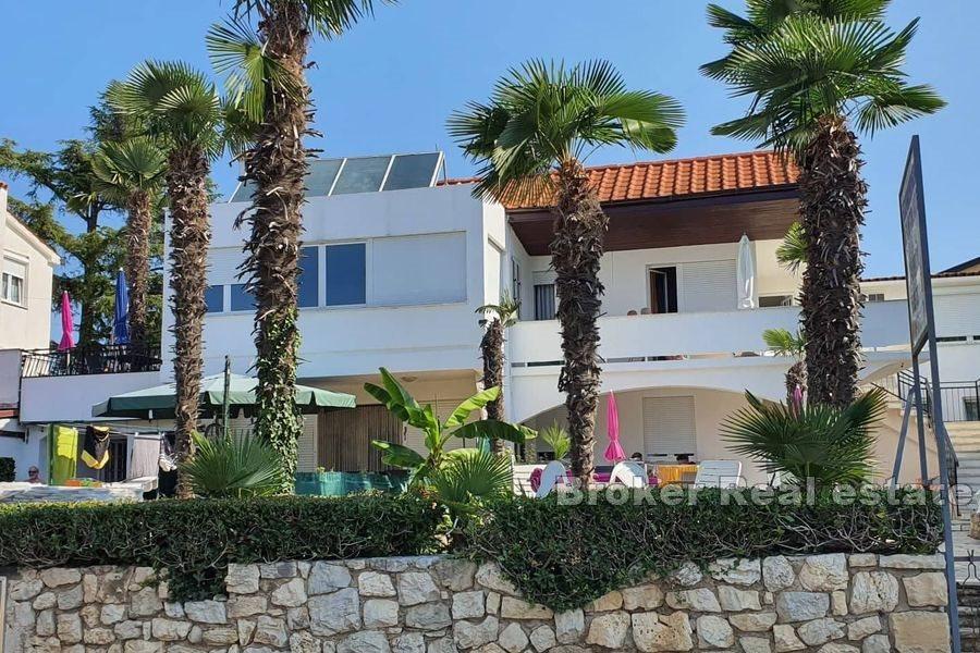 Apartment house first row to the sea