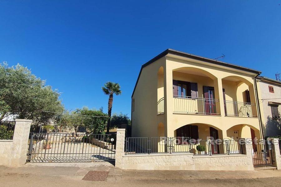 Casa familiare in una posizione tranquilla