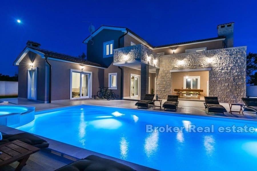 Lyxig villa med pool