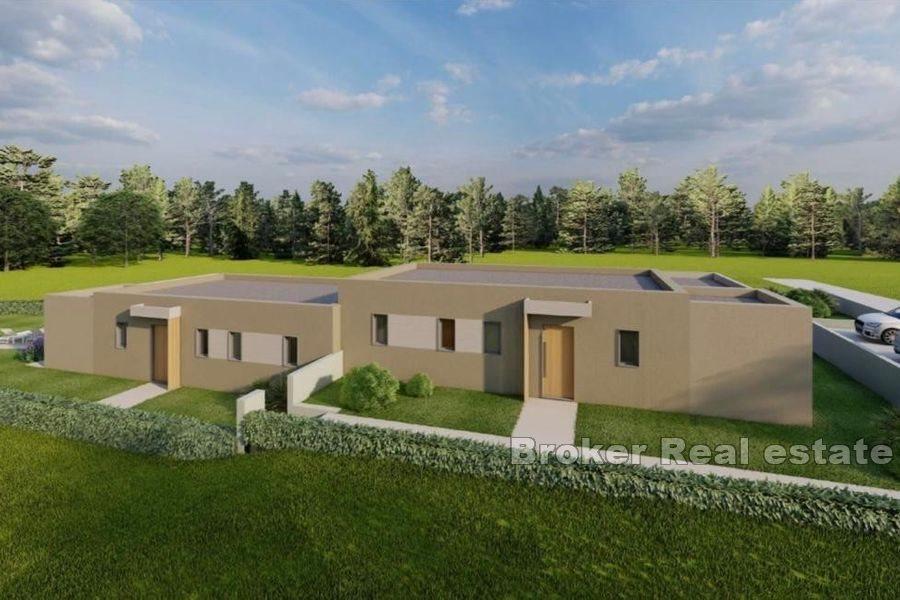 Moderne hus med basseng