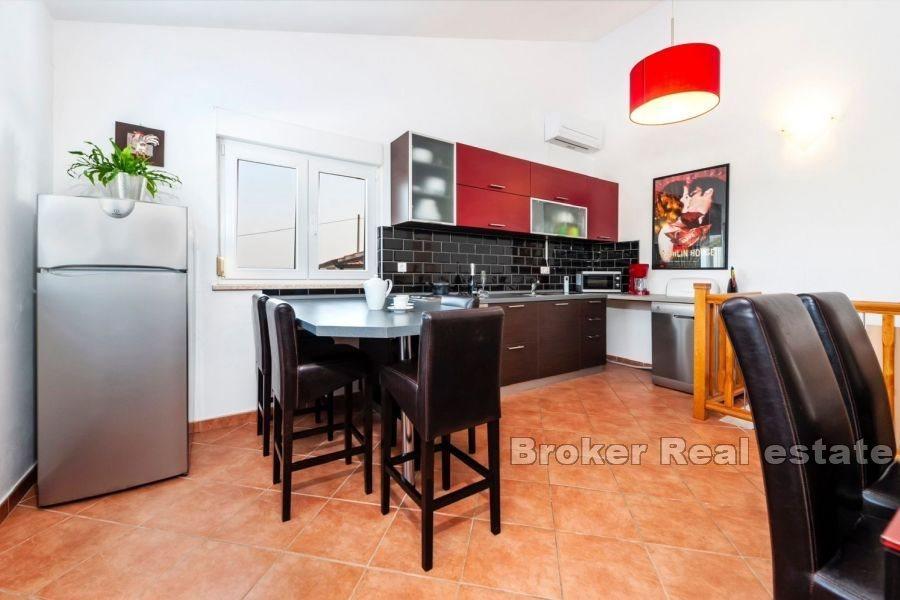 Dom rodzinny z basenem