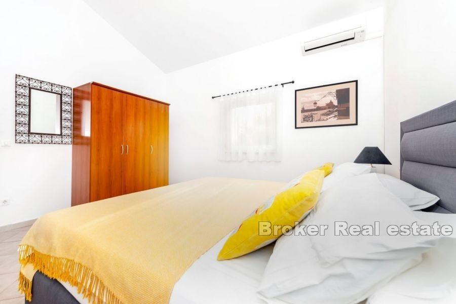 Dom rodzinny z basenem