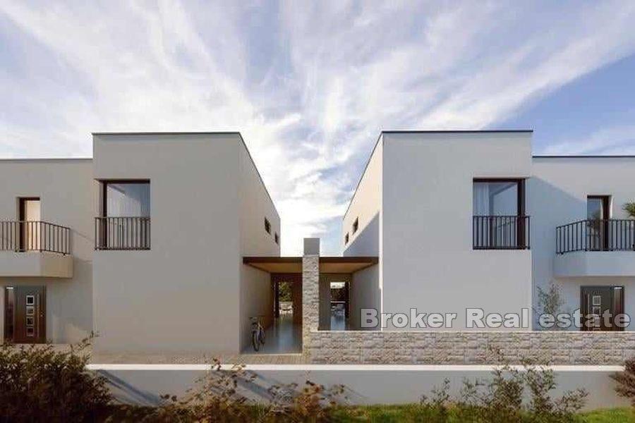 Villa moderna con piscina