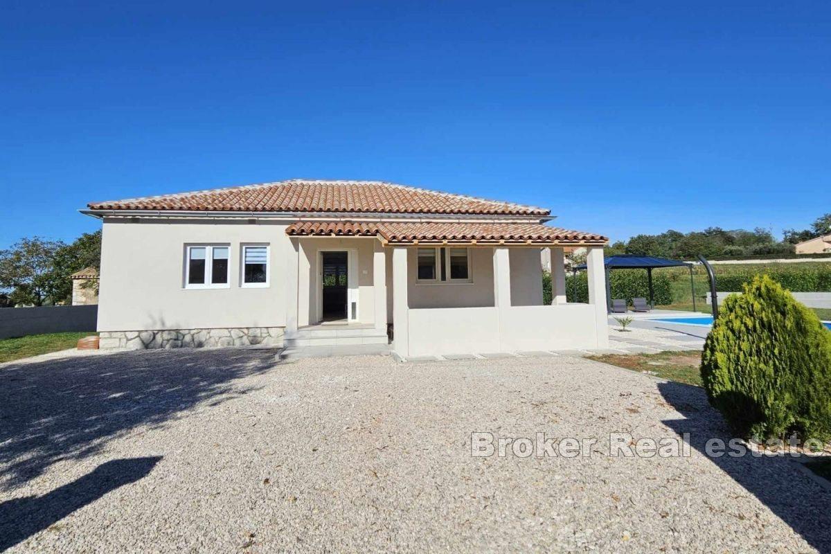 001-1014-29-Pazin-Family-House-With-Swimming-pool